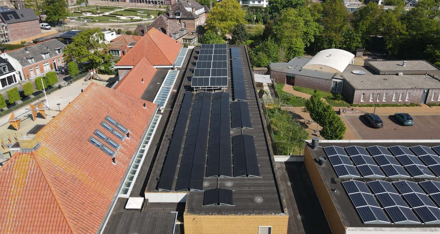 Demand for wind and solar power in Europe has slowed, orders have cooled, and photovoltaic companies are facing pressure on shipments.